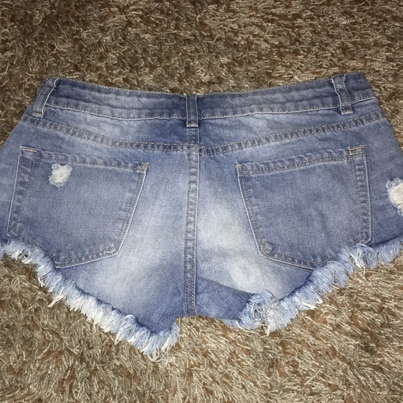 Star Crossed Lover jean shorts - Picture 4 of 6